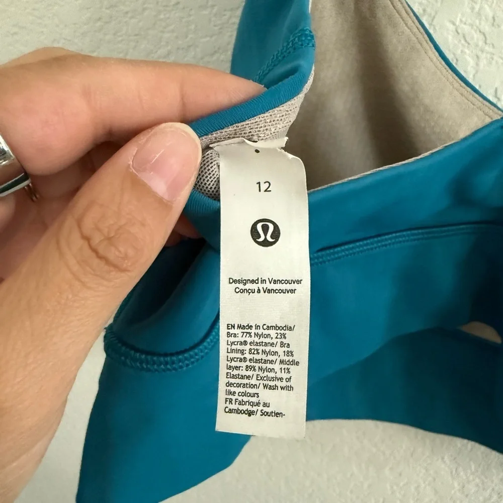 Lululemon// EUC Sports Bra size 12 - Picture 3 of 3